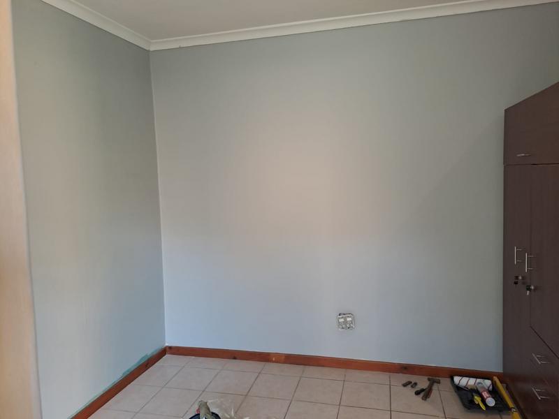 1 Bedroom Property for Sale in Uitzicht Western Cape